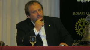 Rotary  Messina Peloro conferenza prof Francesco Pira  nov 13 011